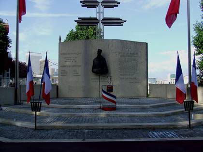 Monument en la mémoire du Général de Gaulle